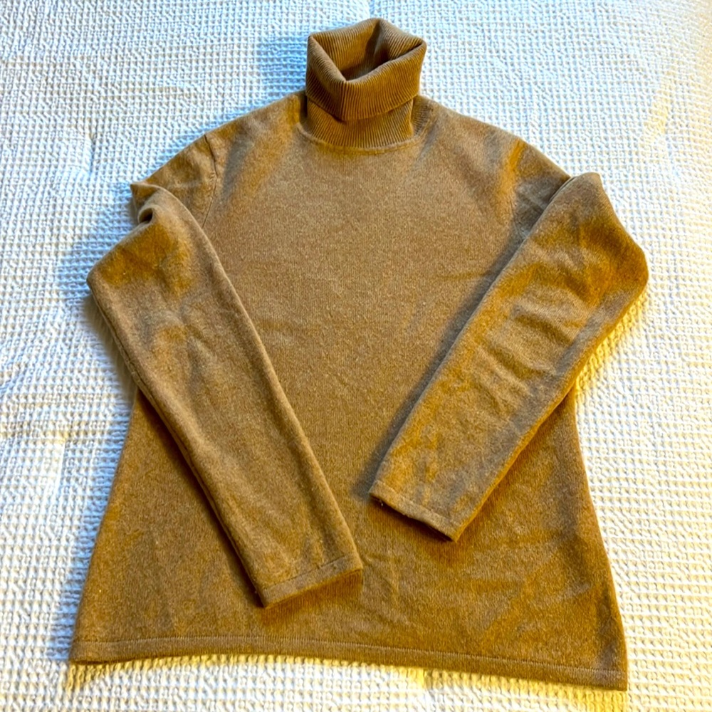 100% cashmere turtleneck sweater, camel / beige, small / medium